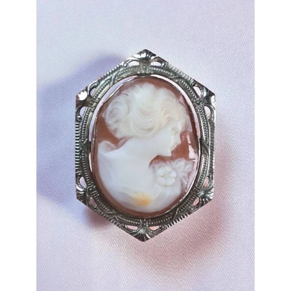 1920s–30s 10k Gold Art Deco Hand-Carved Shell Cameo Brooch in Stamped Hexagonal - Picture 1 of 3